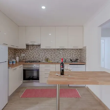 Bright & Spacious With Orange Tree Patio, By Timecooler Apartmán *