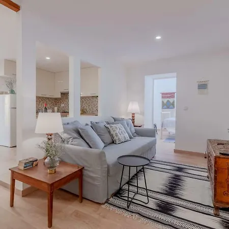 Bright & Spacious With Orange Tree Patio, By Timecooler Lisboa