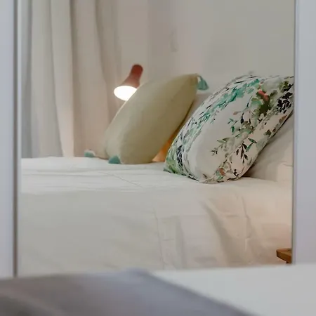 Bright & Spacious With Orange Tree Patio, By Timecooler Apartmán