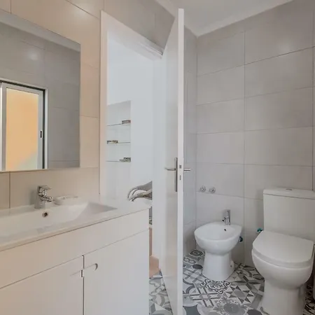 Bright & Spacious With Orange Tree Patio, By Timecooler Apartamento *