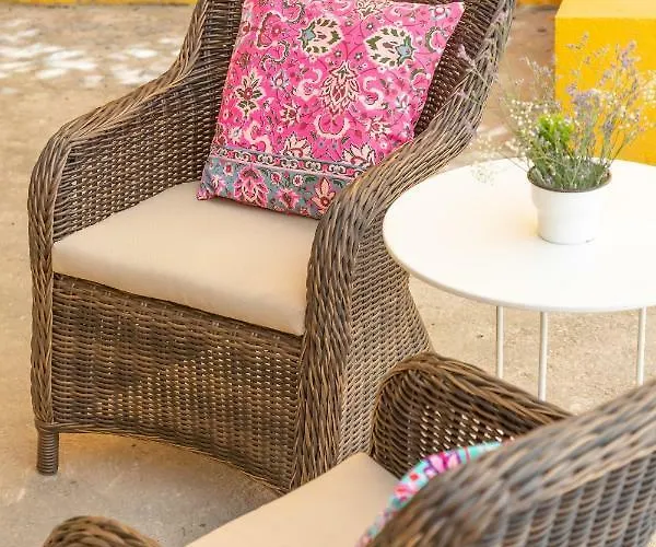 Bright & Spacious With Orange Tree Patio, By Timecooler *