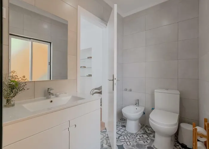 Bright & Spacious With Orange Tree Patio, By Timecooler Apartment *